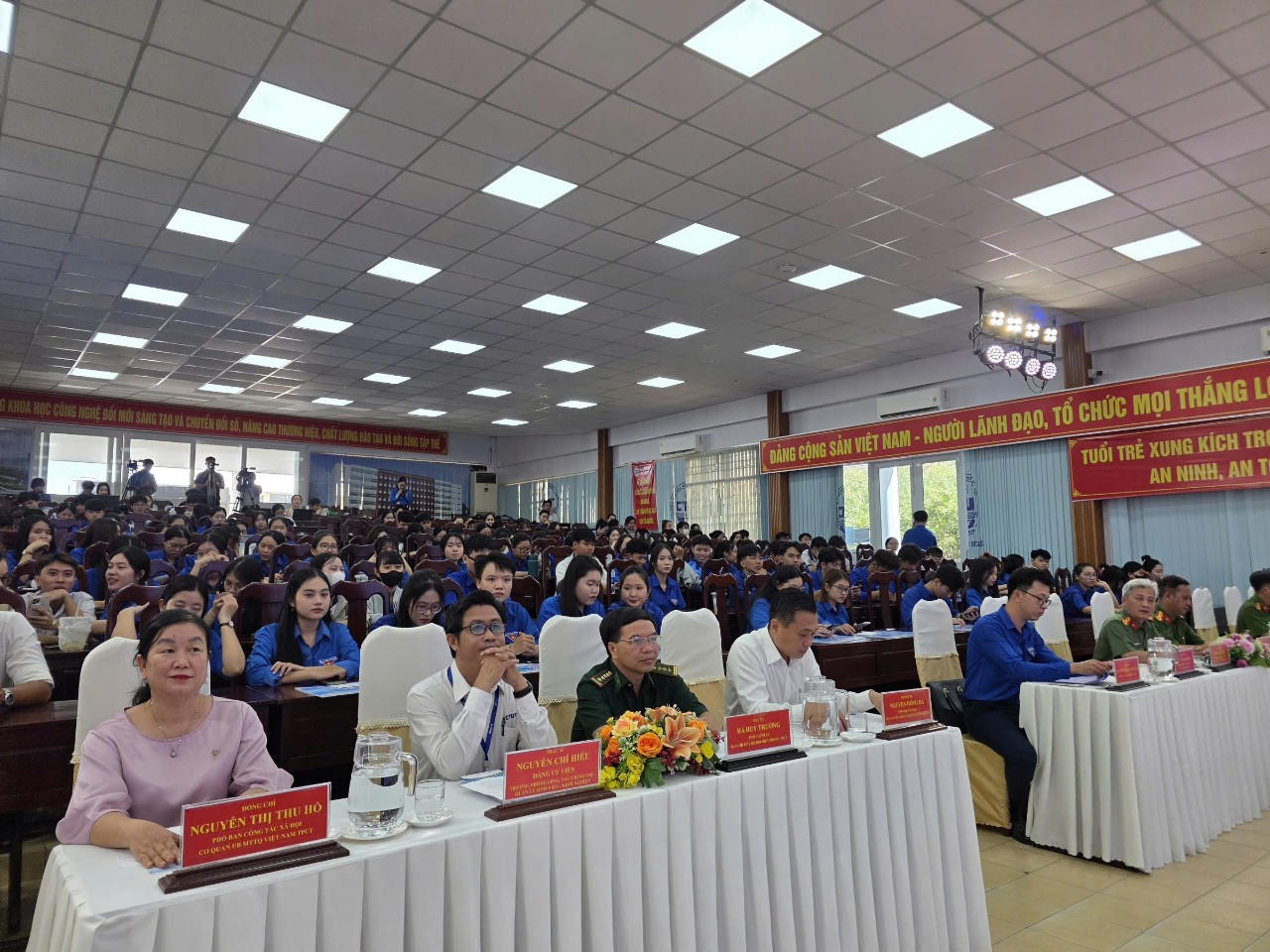 Quang cảnh buổi tuyên tuyền.