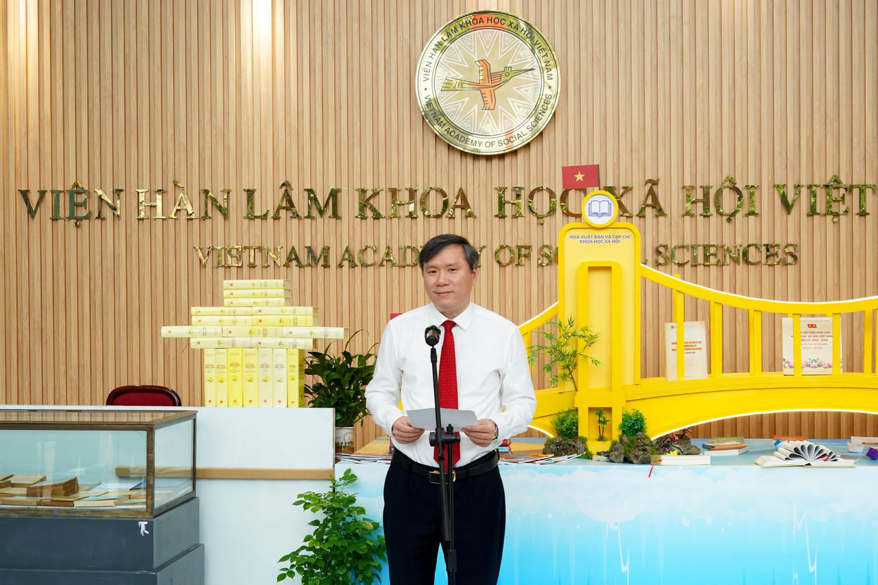 GS. TS. Lê Văn Lợi, Chủ tịch Viện Hàn lâm Khoa học xã hội Việt Nam phát biểu.