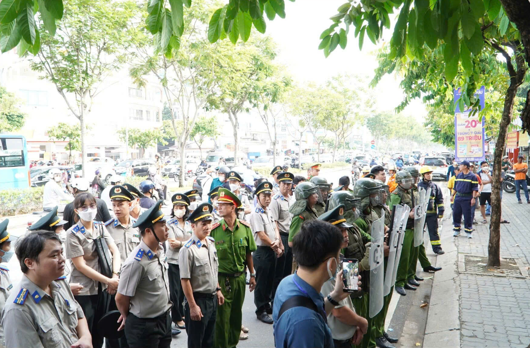 Một cuộc cưỡng chế THADS ở TP. Hồ Chí Minh, ảnh Cẩm Tú