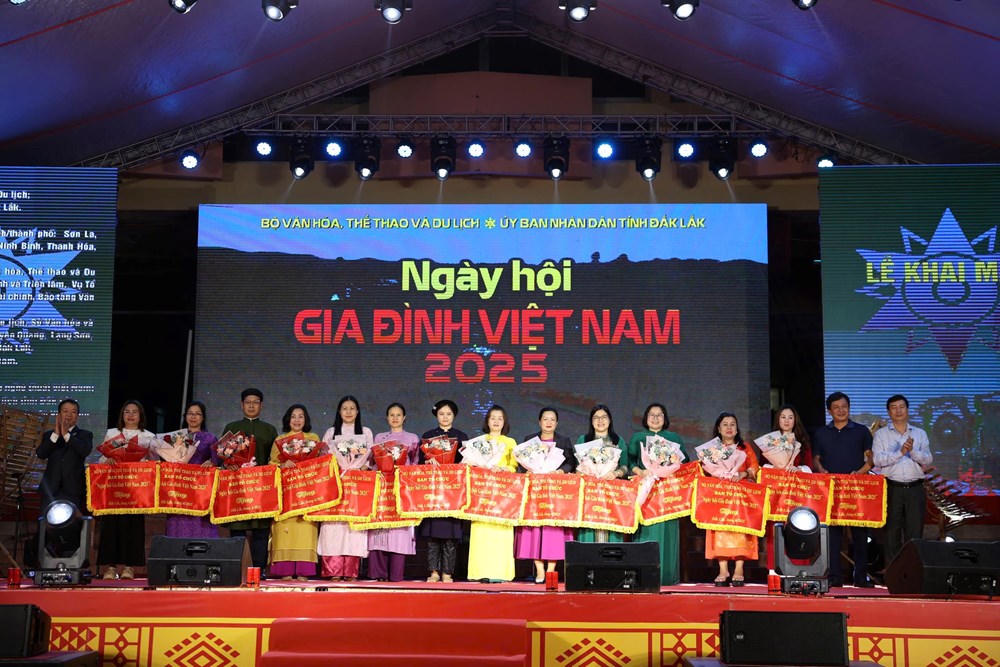 Ngày hội Gia đình Việt Nam năm 2025 có sự tham gia của 7 tỉnh, thành phố: Sơn La, Tuyên Quang, Lạng Sơn, Ninh Bình, Thanh Hóa, Huế, Đắk Lắk. Ảnh: Cục VHCSGĐVTV