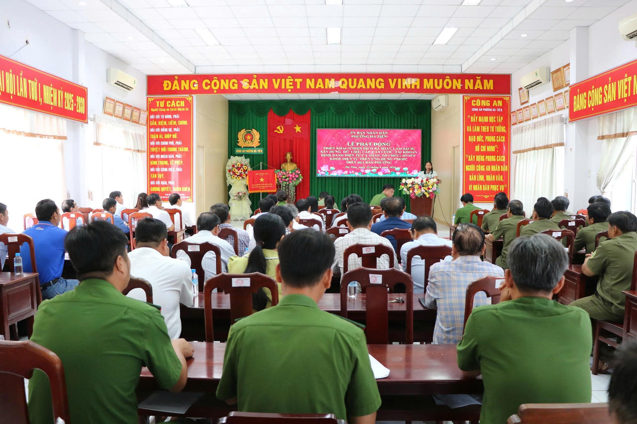 Toàn cảnh lễ phát động.