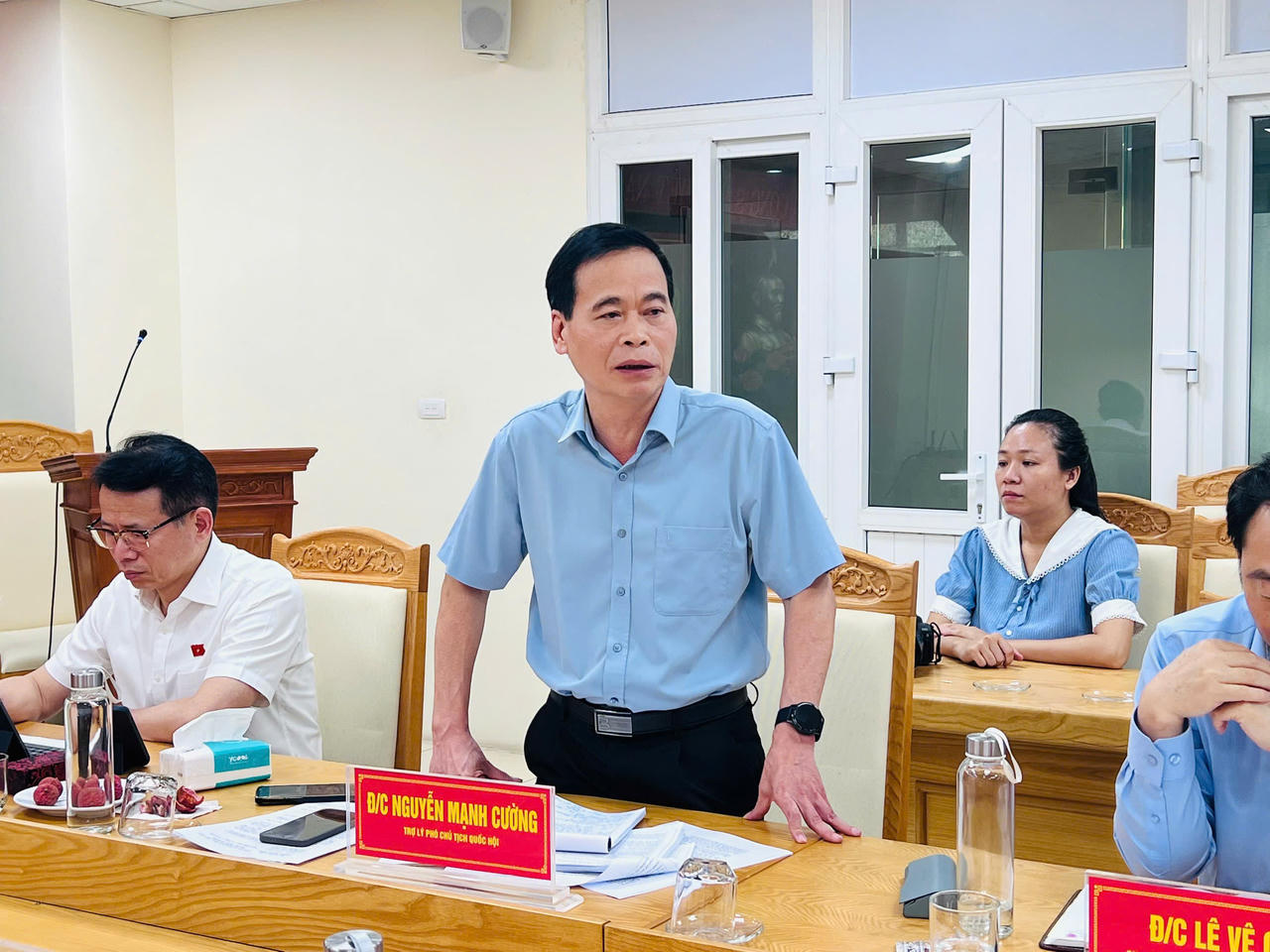 Ông Nguyễn Mạnh Cường - Trợ lý Phó Chủ tịch Quốc hội phát biểu tại buổi làm việc.
