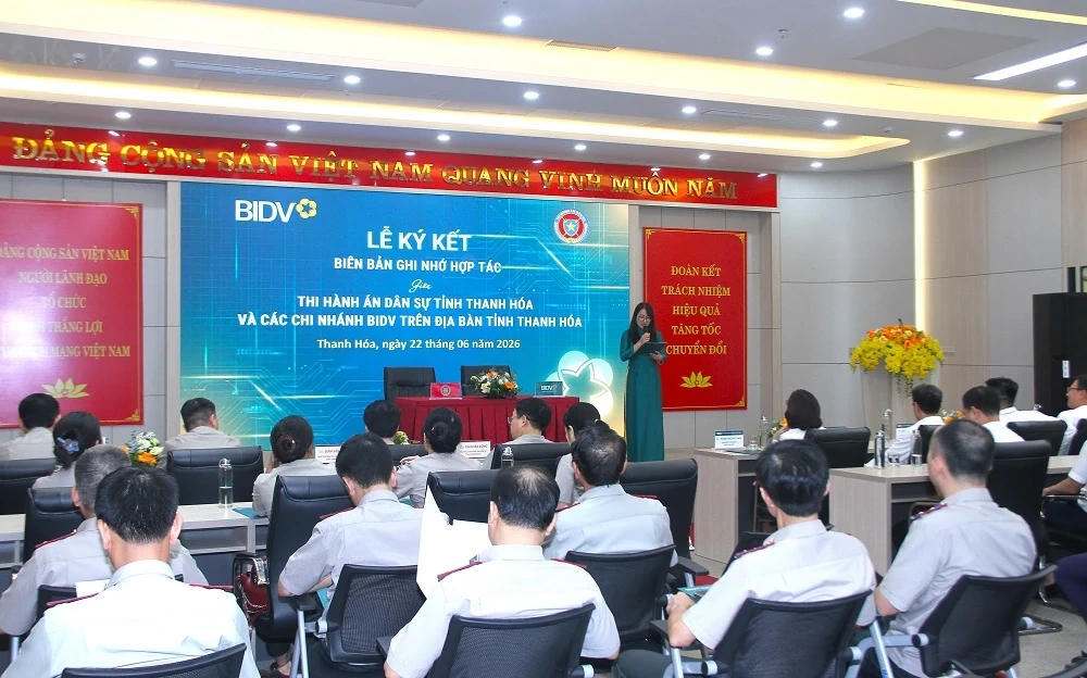 Quang cảnh lễ ký kết.
