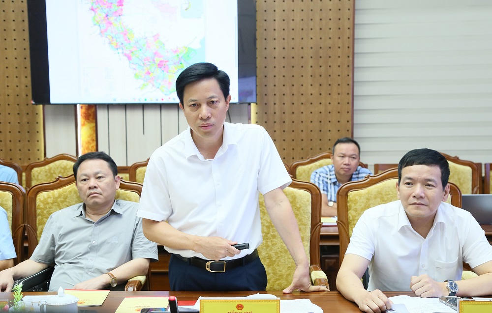  Phó Chủ tịch UBND tỉnh Hưng Yên Lại Văn Hoàn phát biểu tại buổi làm việc.