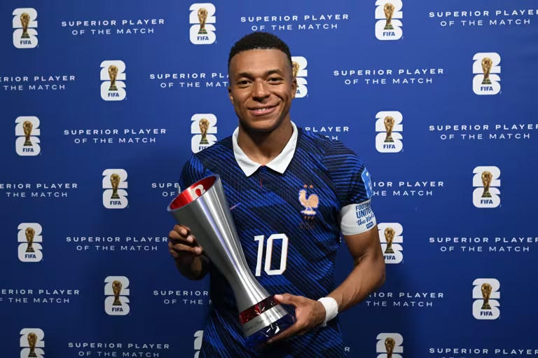  Mbappe bám đuổi danh hiệu với Messi 