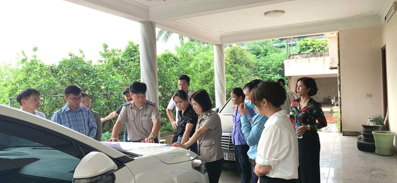 Đồng chí Trần Thị Thanh Tâm trực tiếp chỉ đạo 01 buổi  xác minh tài sản vụ Vinaxuki tại thực địa.