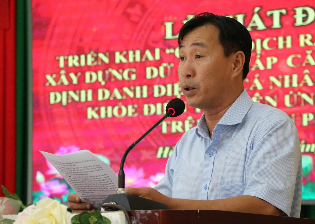 Ông Trần Hải Quốc, Chủ tịch UBND phường Hà Tiên phát biểu tại lễ phát động