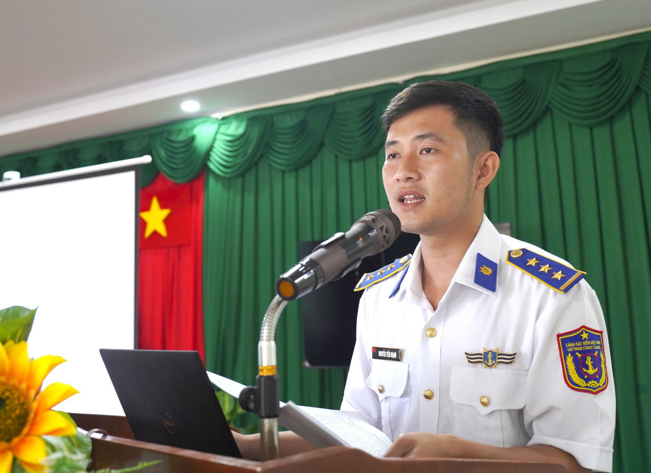 Đại diện Đoàn Đặc nhiệm phòng, chống tội phạm ma túy số 4 thông tin về tình hình tội phạm ma túy trên biển.