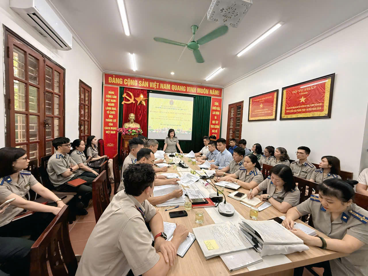 Người thủ trưởng truyền cảm hứng – gương sáng Thi hành án dân sự Thủ đô