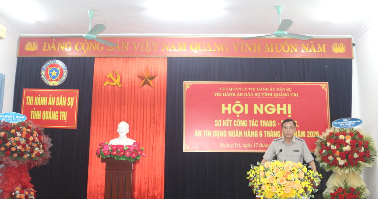 Ông Nguyễn Văn Tuấn, Trưởng THADS tỉnh Quảng Trị chỉ đạo các đơn vị tập trung xử lý các vụ việc có giá trị lớn, nhất là án tín dụng - ngân hàng, nhằm nâng cao hiệu quả thi hành án về tiền.