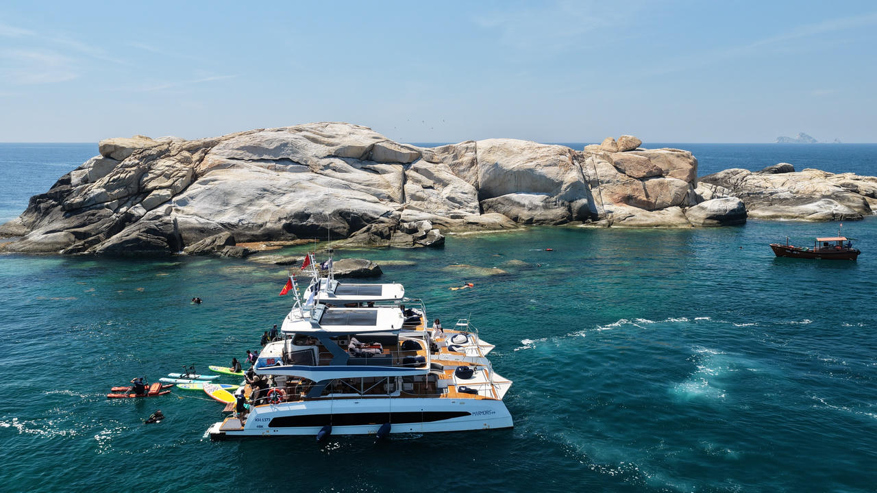 Hành trình của Marmoris Yachting mang đến nhiều trải nghiệm gắn với thiên nhiên và hệ sinh thái biển đặc trưng của Vịnh Nha Trang.