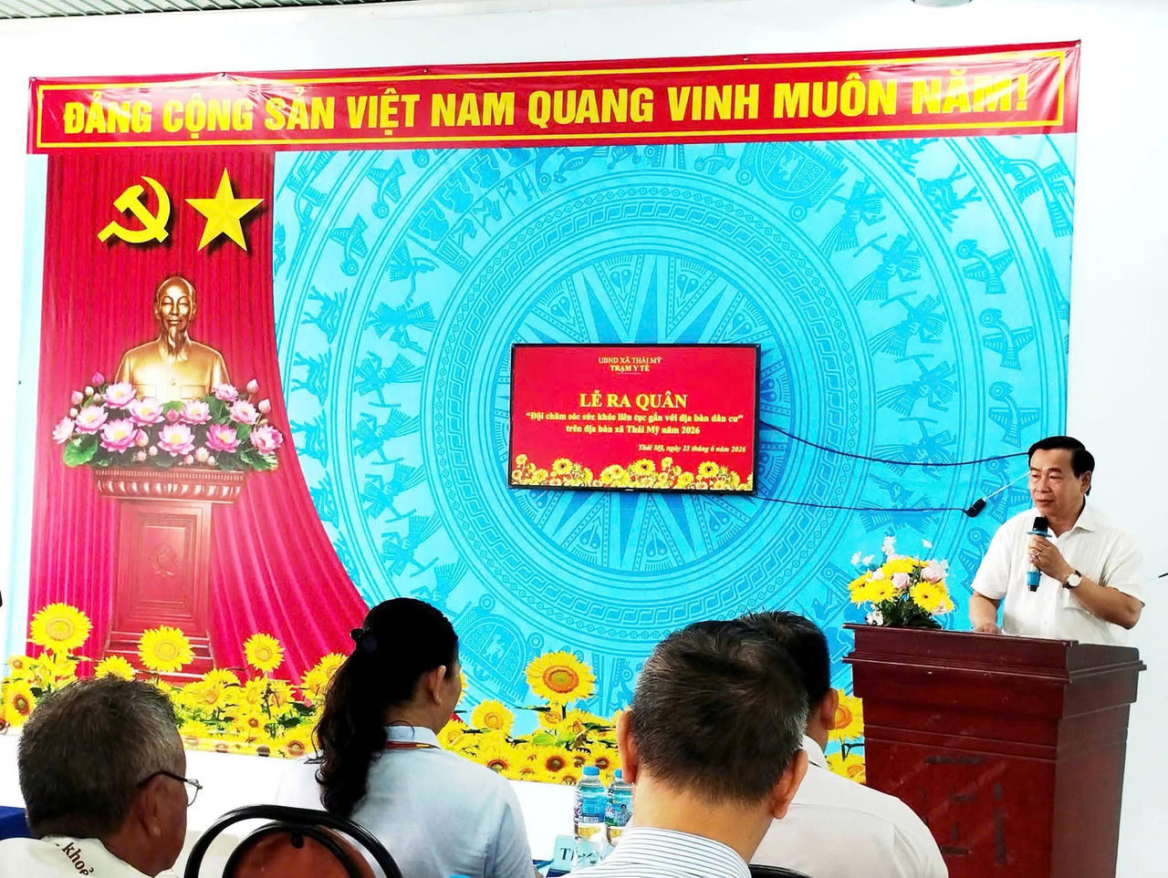 Ra quân “Đội chăm sóc sức khỏe liên tục gắn với địa bàn dân cư” tại xã Thái Mỹ, TP Hồ Chí Minh. 