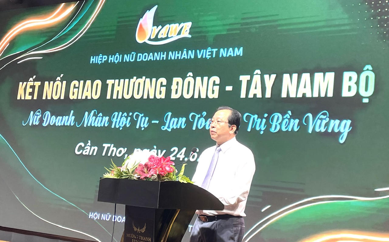 Ông Vương Quốc Nam, Phó Chủ tịch UBND TP Cần Thơ phát biểu tại lễ khai mạc.