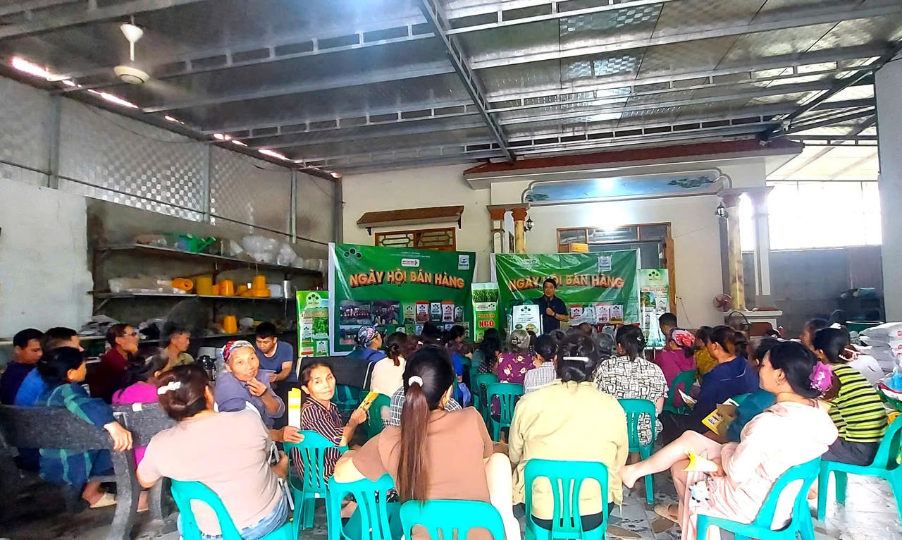 Không chỉ kết nối giao thương, chuỗi “Ngày hội bán hàng” còn giúp Supe Lâm Thao lắng nghe nhà nông để tiếp tục hoàn thiện các giải pháp dinh dưỡng cây trồng hiệu quả. Ảnh: Supe Lâm Thao