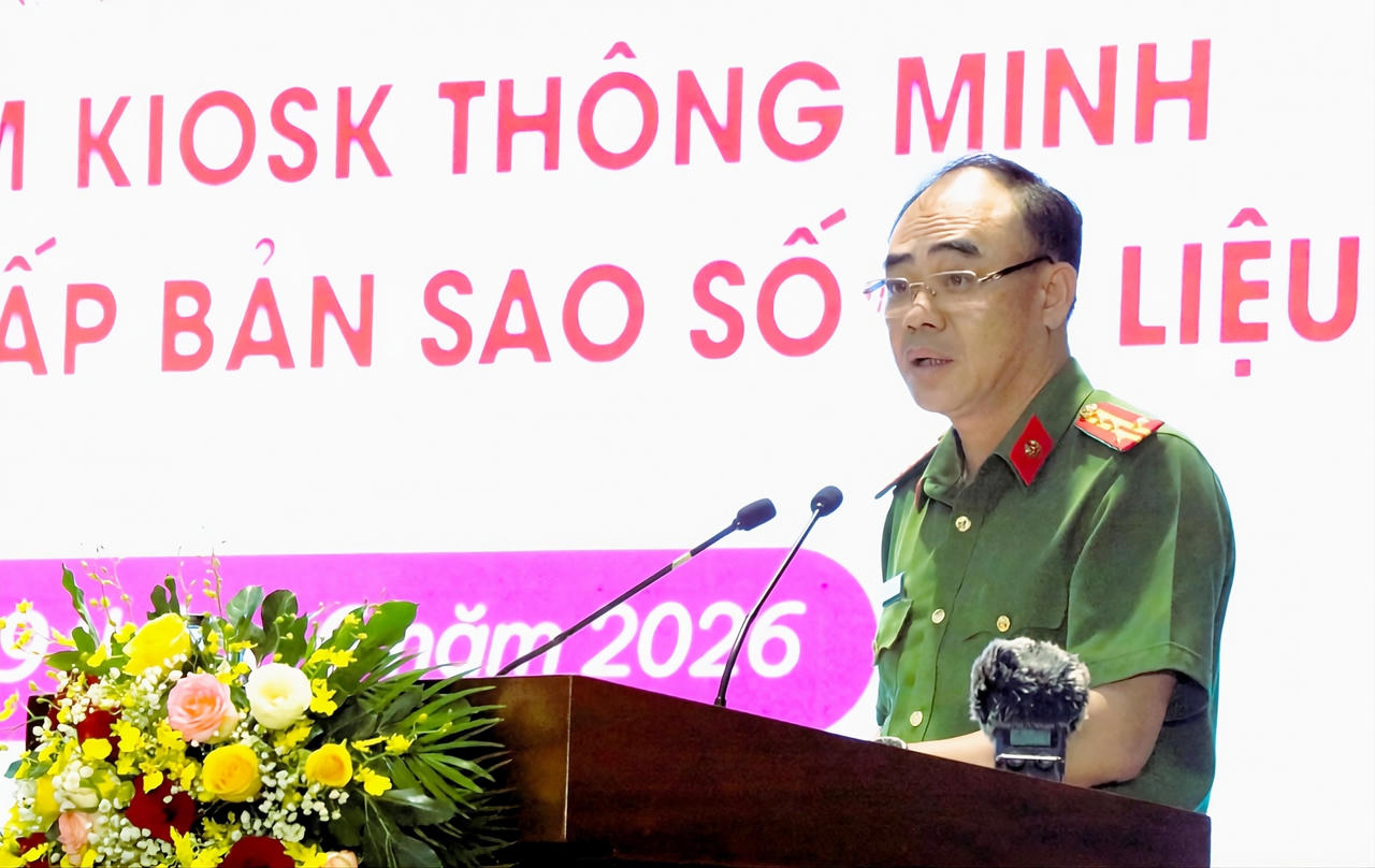 Đại tá Trần Hồng Phú - Phó Bí thư Đảng uỷ, Phó Cục trưởng Cục Cảnh sát quản lý hành chính về trật tự xã hội, Bộ Công an.
