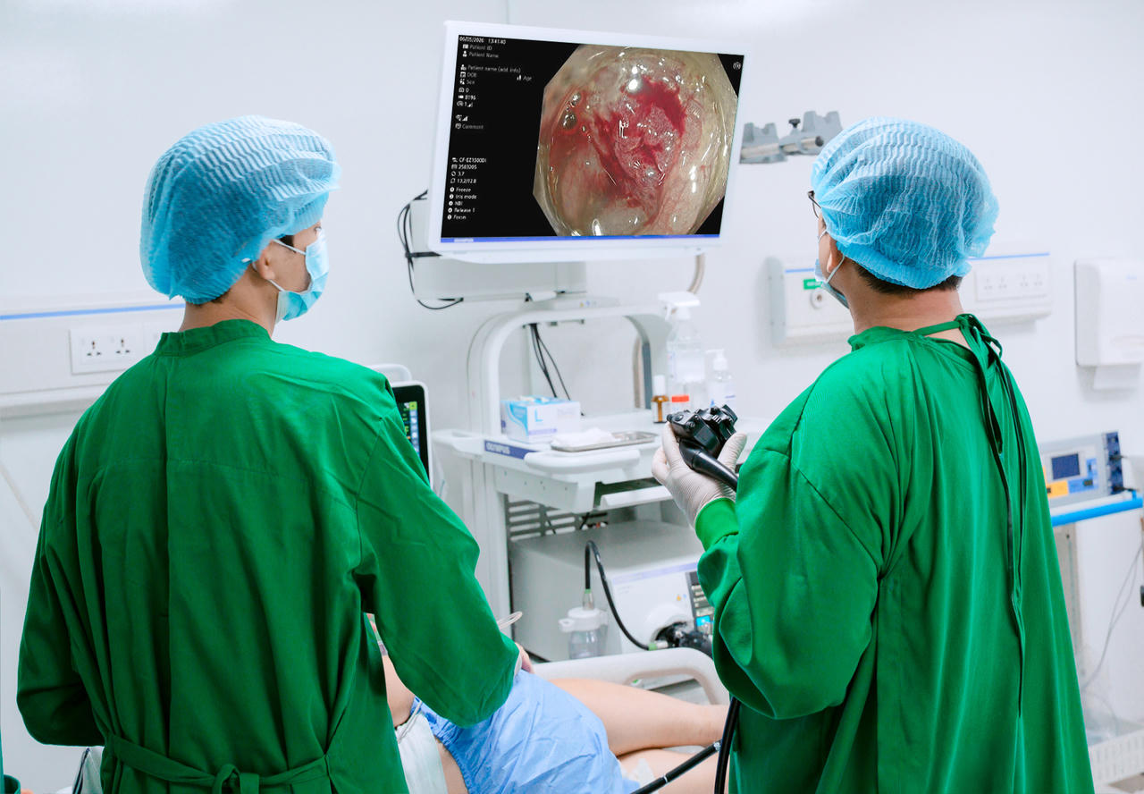 Trong quá trình nội soi tiêu hóa, BS.CKI Võ Văn Hải ghi nhận tổn thương u sùi đại tràng nghi ngờ ác tính.