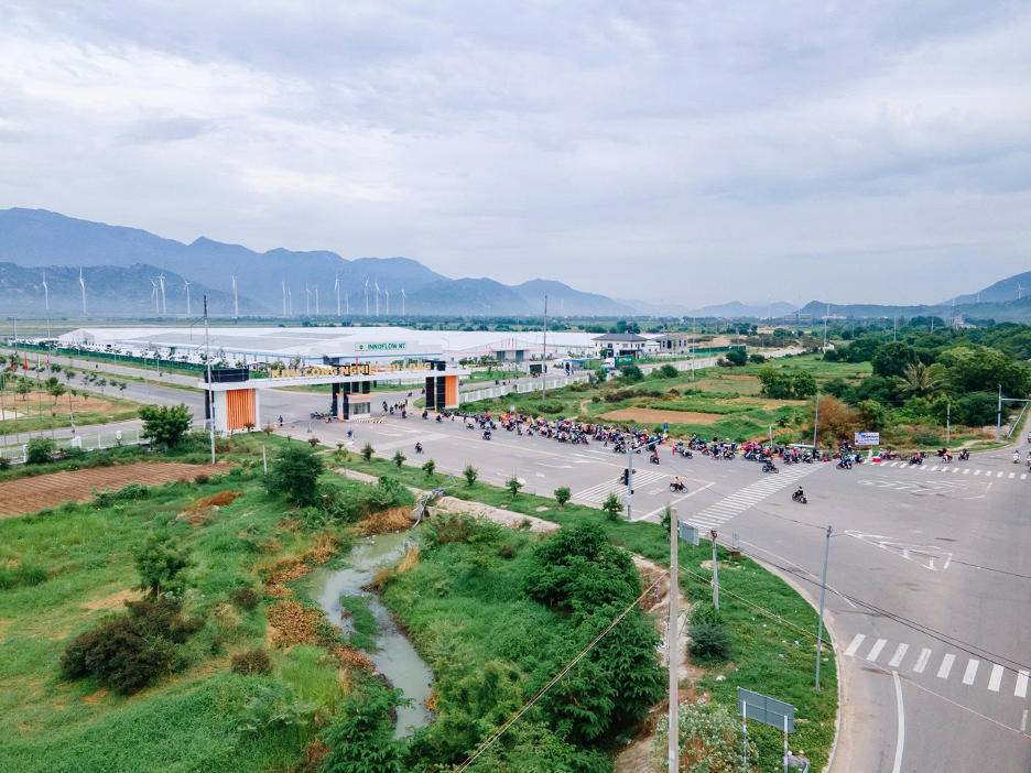 Khu công nghiệp Du Long nằm sát ngay mặt tiền Quốc lộ 1.