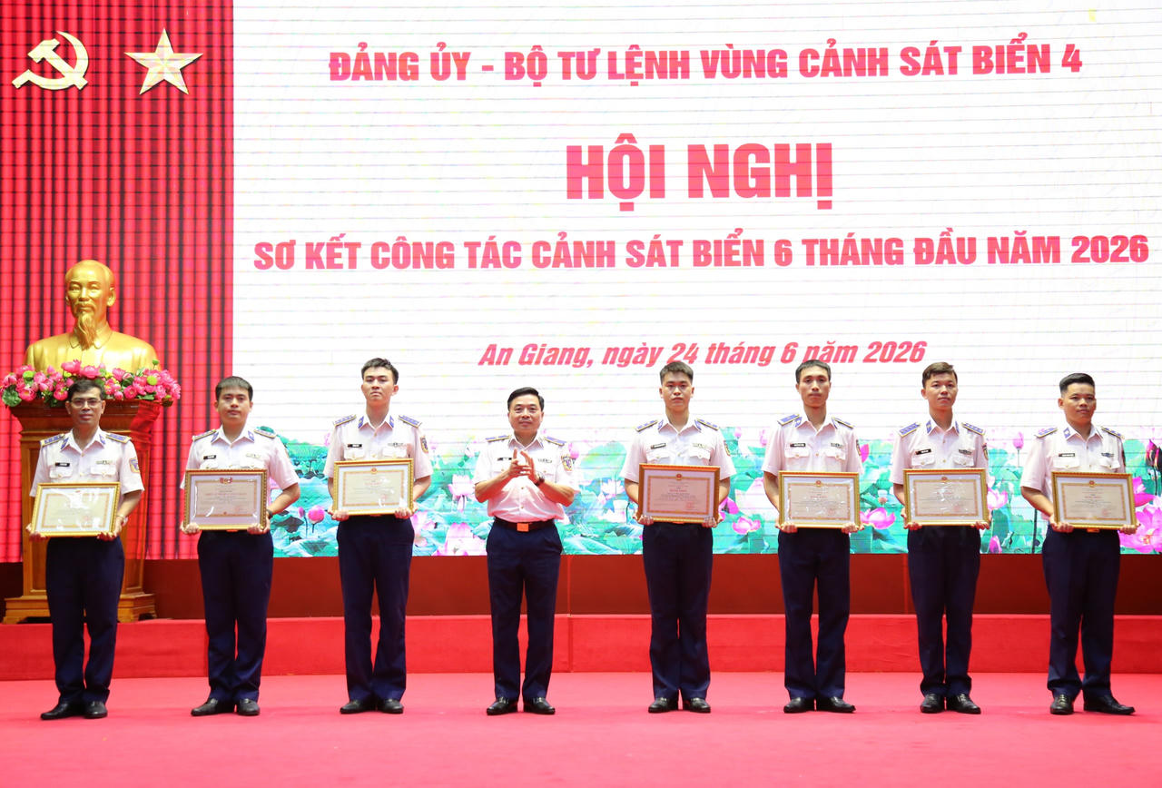 Bộ Tư lệnh Vùng cảnh sát biển 4 hoàn thành tốt nhiệm vụ 6 tháng đầu năm
