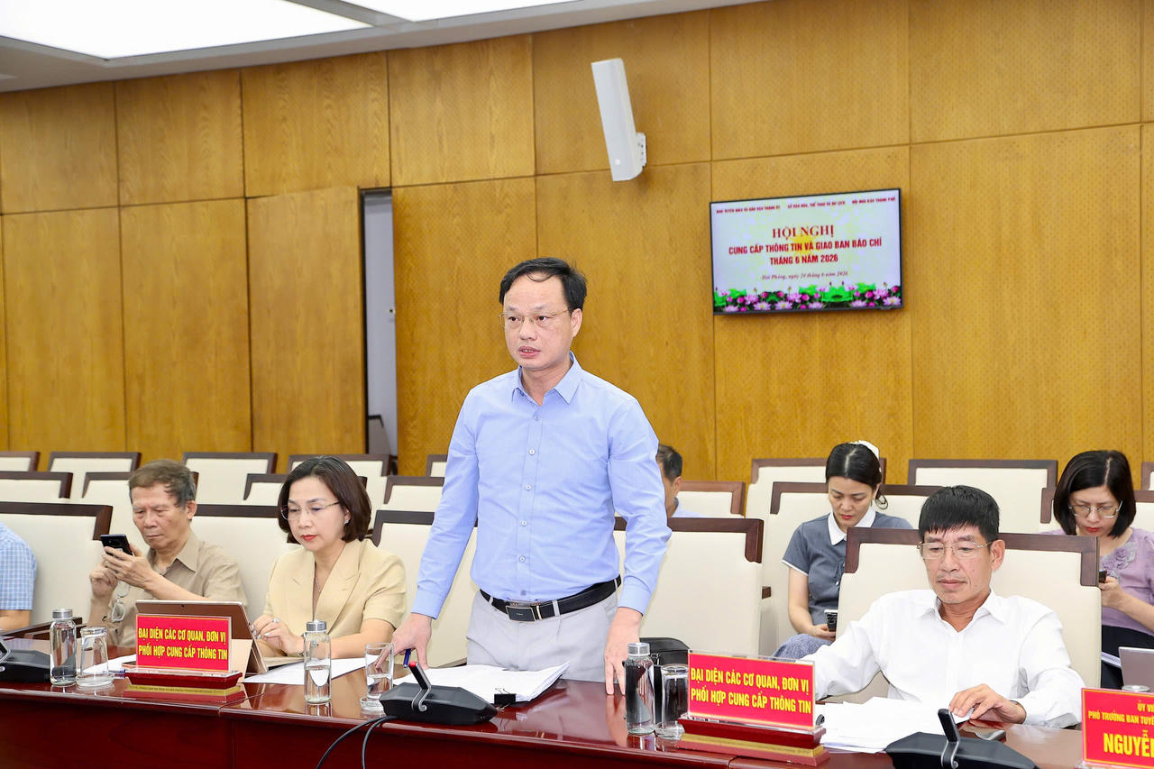 Lãnh đạo các sở, ngành thông tin tại Hội nghị giao ban báo chí.