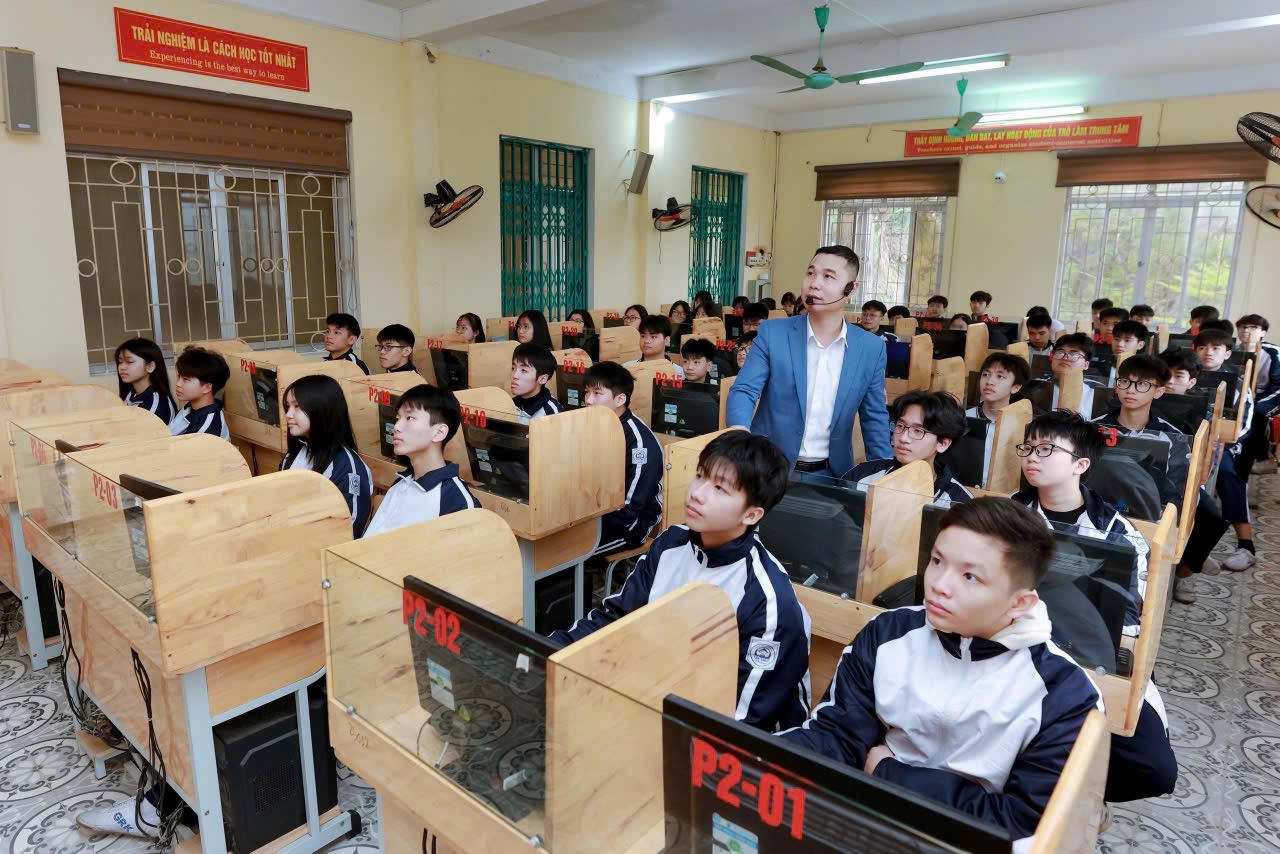 Phòng học CNTN tại Trường THPT Tân Trào. (Ảnh: PV)