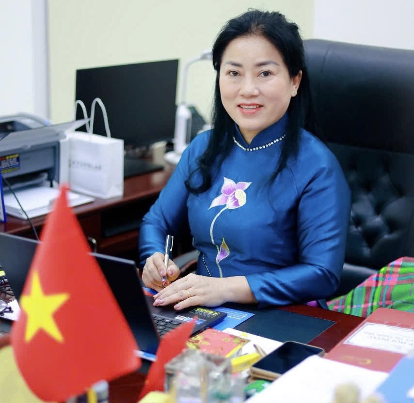 Bà Trịnh Thị Thanh Thuỷ, Hiệu trưởng Trường THPT Tân Trào (Ảnh: PV)