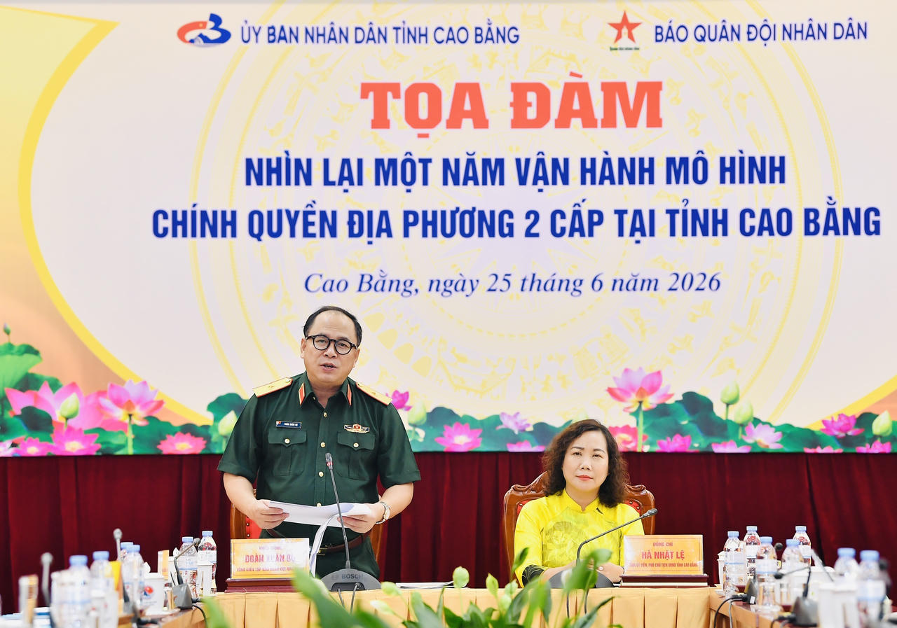 Thiếu tướng Đoàn Xuân Bộ, Tổng biên tập Báo QĐND phát biểu tại buổi tọa đàm. (Ảnh: PV)