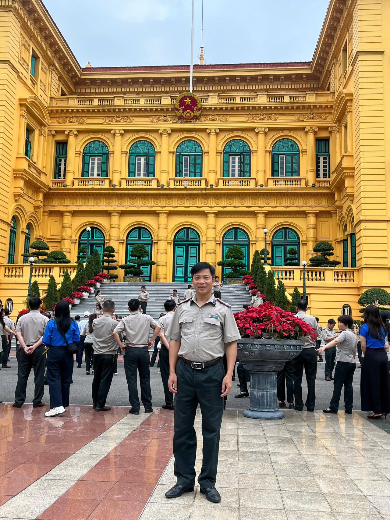 Anh Văn Hồng Yên.