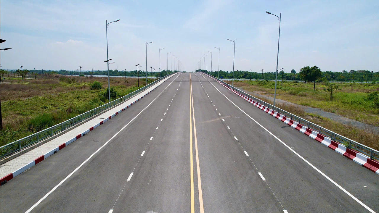 Tuyến Hương lộ 2 rộng 60m, tổng vốn hơn 6.500 tỷ đồng, dự kiến khởi công ngày 30/6.