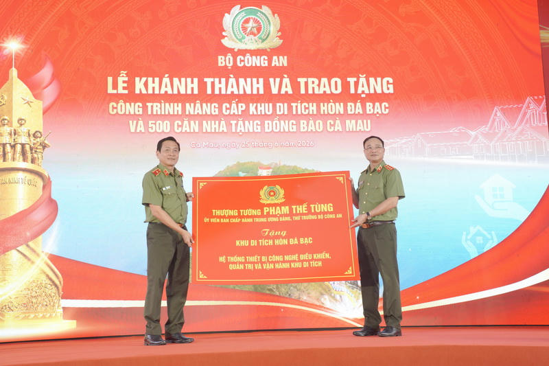 Bộ Công an: Khánh thành công trình Hòn Đá Bạc và trao 500 căn nhà cho người dân Cà Mau