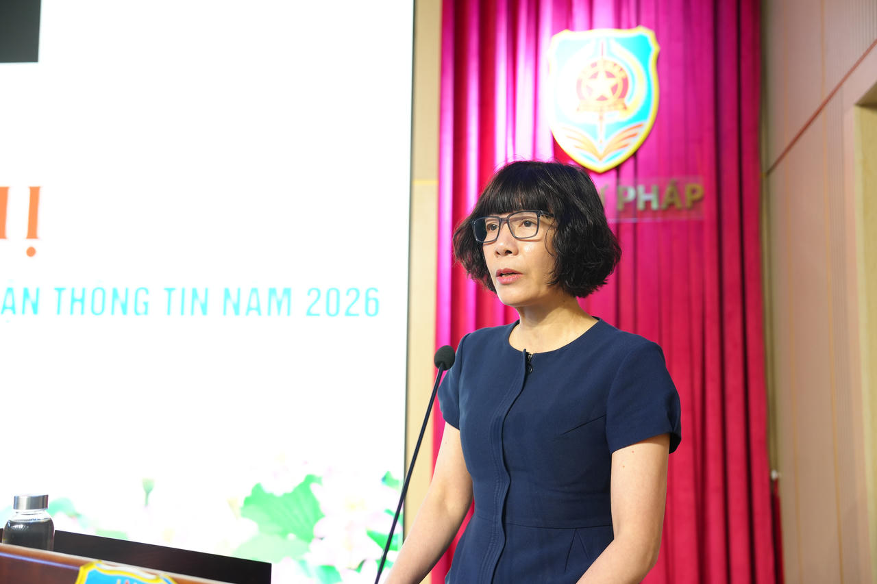 Phó Cục trưởng Lê Thị Hòa.