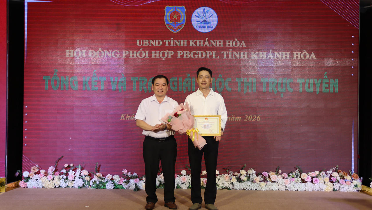 Khánh Hòa trao giải cuộc thi trực tuyến tìm hiểu pháp luật