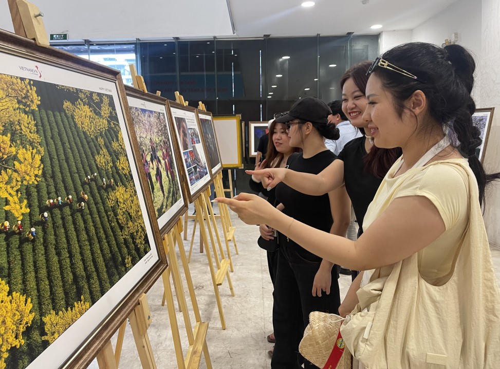 Triển lãm ảnh, video Việt Nam hạnh phúc tại Quảng Ninh