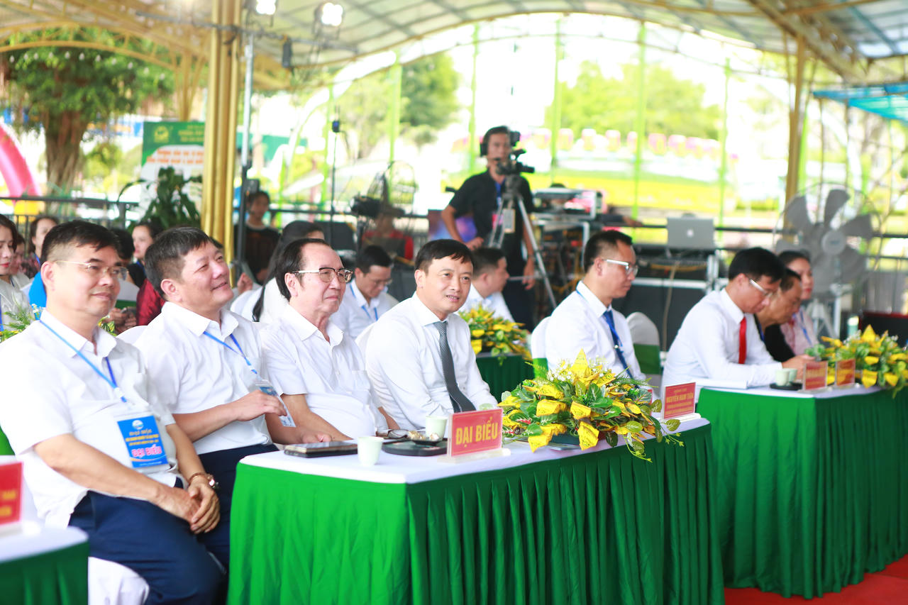Các đại biểu tham dự Đại hội Hội Doanh nghiệp xã Đại Phúc lần thứ I.