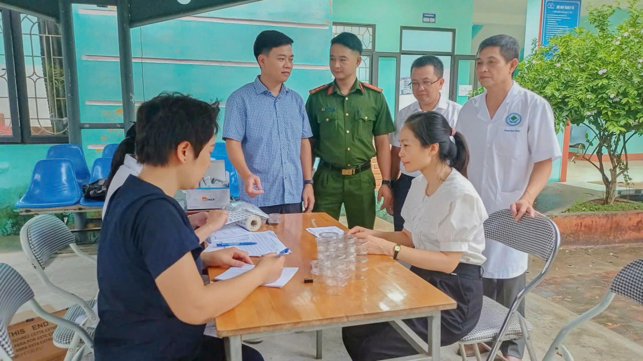 Văn Phú xây dựng "Phường không ma túy" với phương châm "Cán bộ đi trước - Nhân dân theo sau". (Ảnh: Minh Chín)&nbsp;