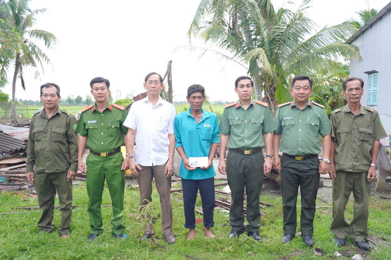 Tinh thần '
Vì Nhân dân phục vụ' của Công an cực Nam tổ quốc