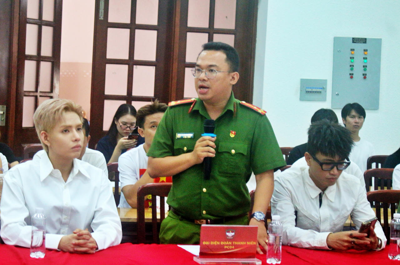 Thượng úy Nguyễn Võ Hoàng Lân - Bí thư Đoàn Thanh niên Phòng Cảnh sát điều tra tội phạm về ma túy, Công an TP HCM phát biểu tại tọa đàm