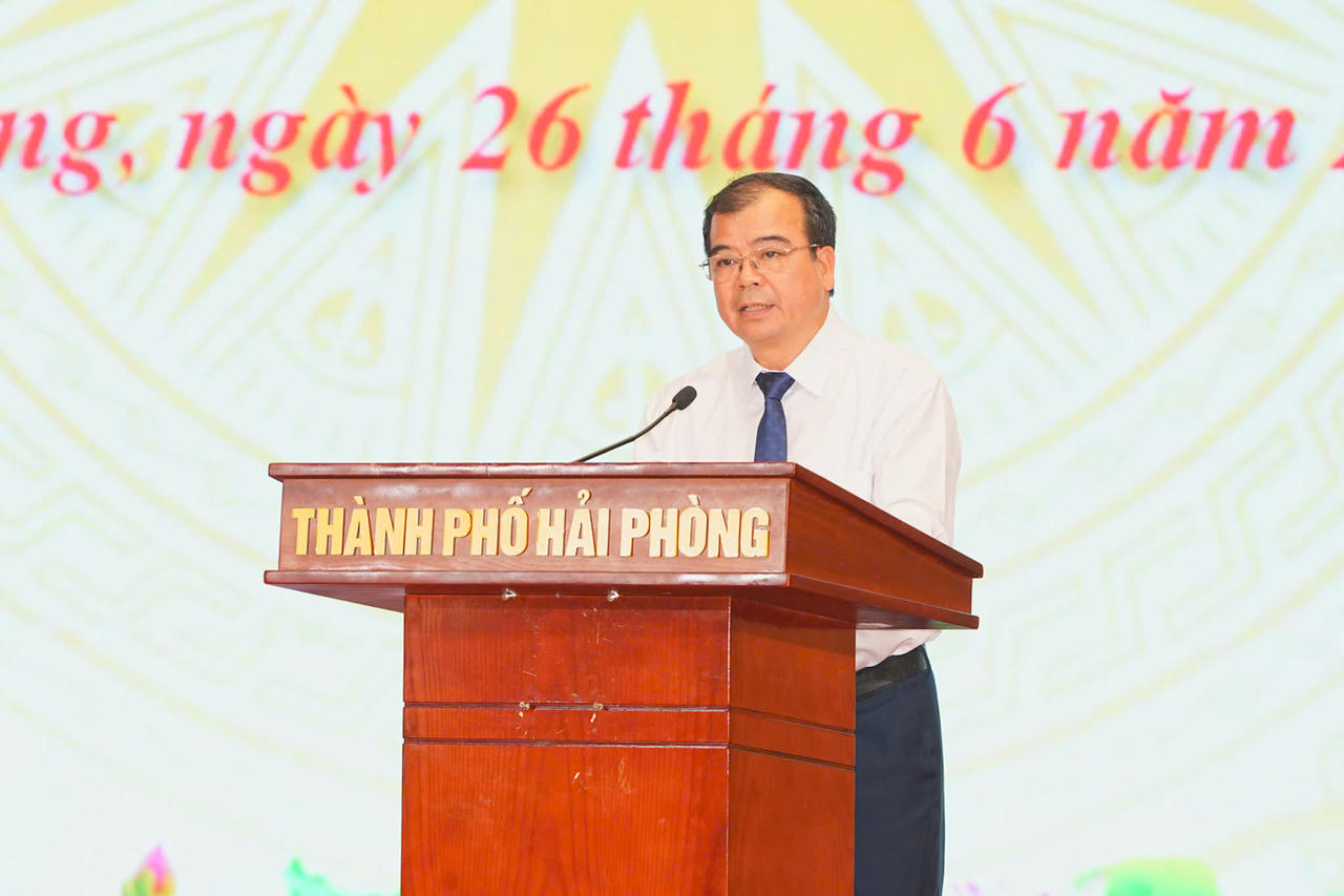 Phó Chủ tịch UBND TP Nguyễn Minh Hùng phát biểu tại Hội nghị.