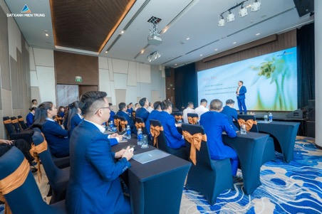 Đại diện Đất Xanh Miền Trung chia sẻ về kế hoạch đưa dự án tiếp cận đúng phân khúc khách hàng mục tiêu, đảm bảo hiệu quả đầu tư và tính thanh khoản cao.