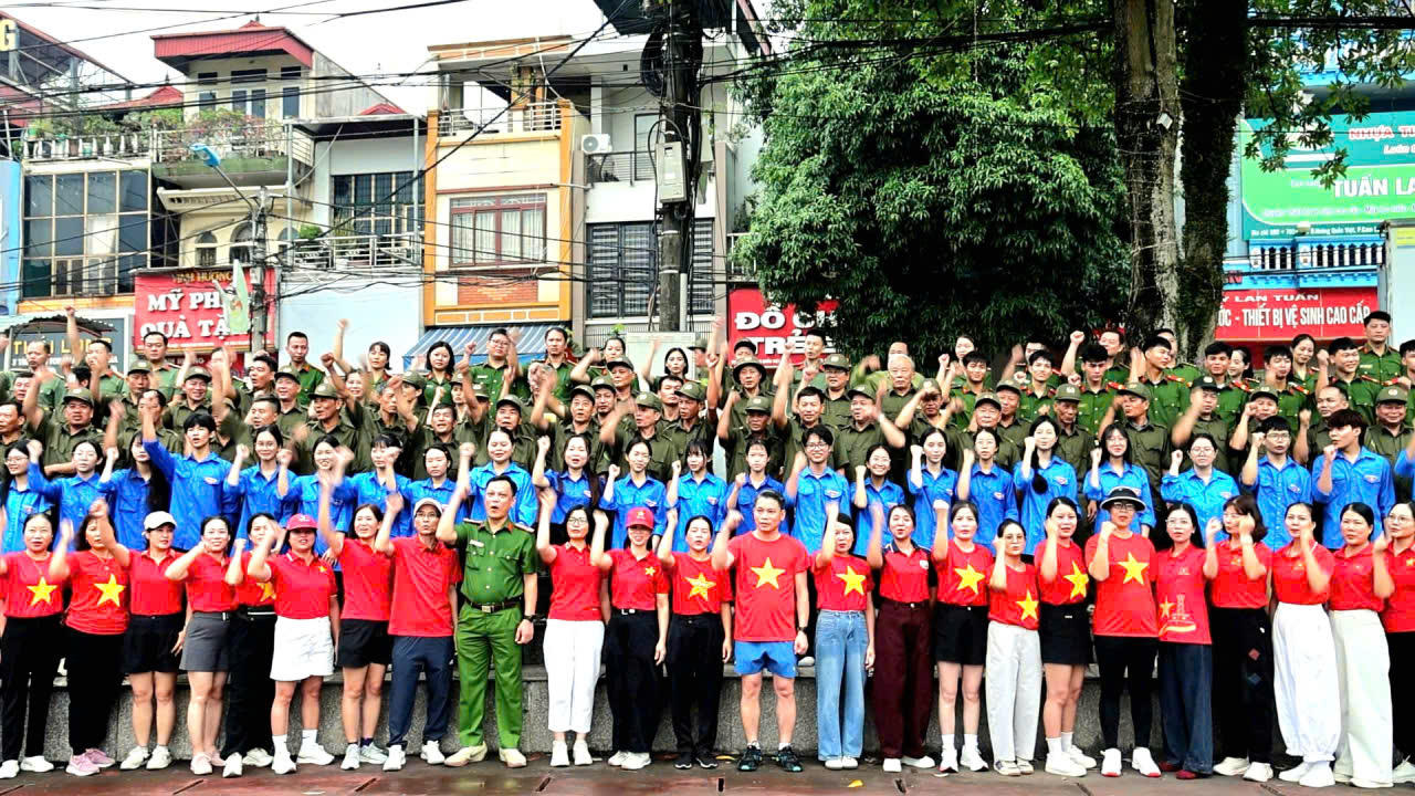 Hơn 53.000 người ở Lào Cai chạy với quyết tâm xây dựng xã, phường không ma túy