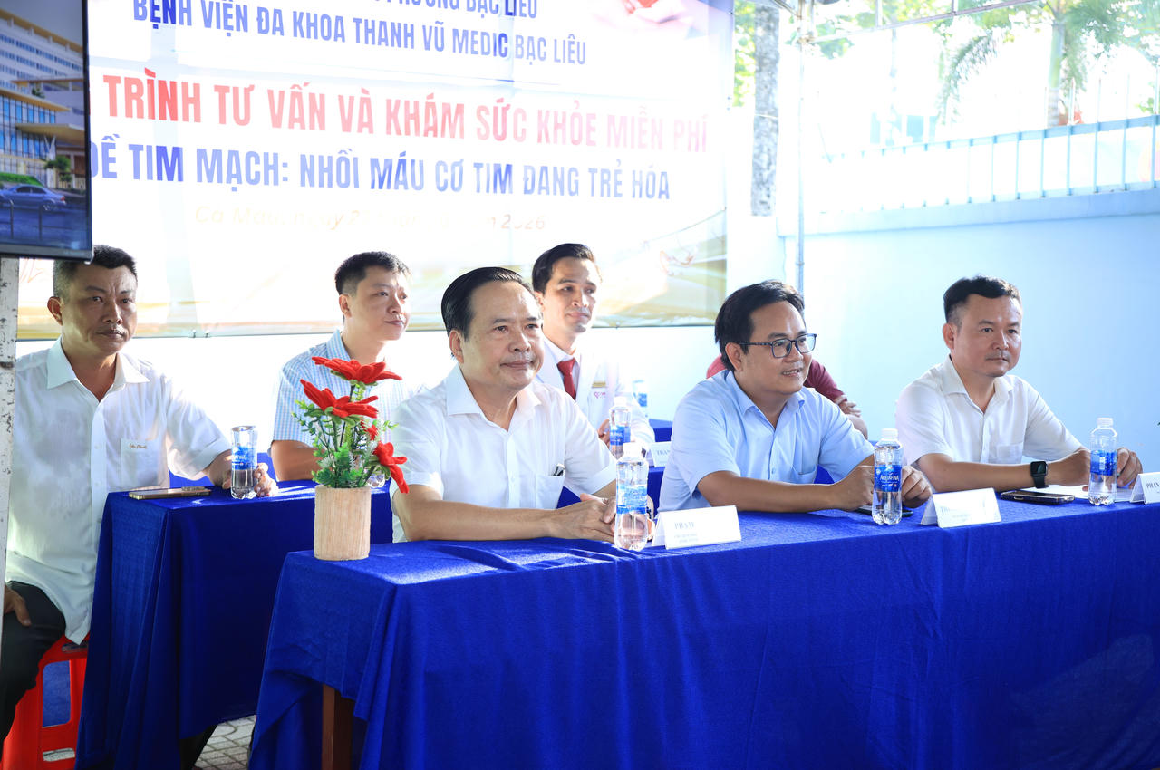 Lãnh đạo địa phương và lãnh đạo Bệnh viện Đa khoa Thanh Vũ Medic Bạc Liêu  tham dự chương trình tư vấn giáo dục sức khỏe cộng đồng tại Trạm Y tế phường Bạc Liêu.
