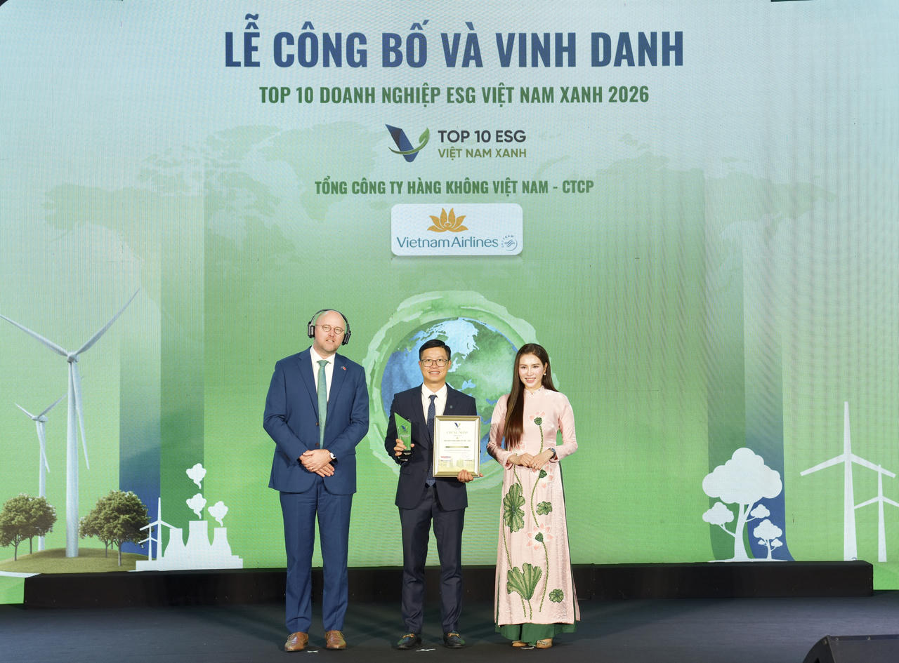 Vietnam Airlines được vinh danh trong Top 10 Doanh nghiệp ESG Việt Nam xanh 2026 ngành Logistics và Top 100 ESG Việt Nam xanh 2026.