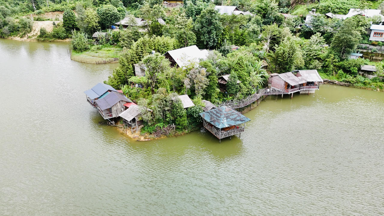 Hoàn tất tháo dỡ lồng bè, hồ Séo Mý Tỷ trong xanh trở lại