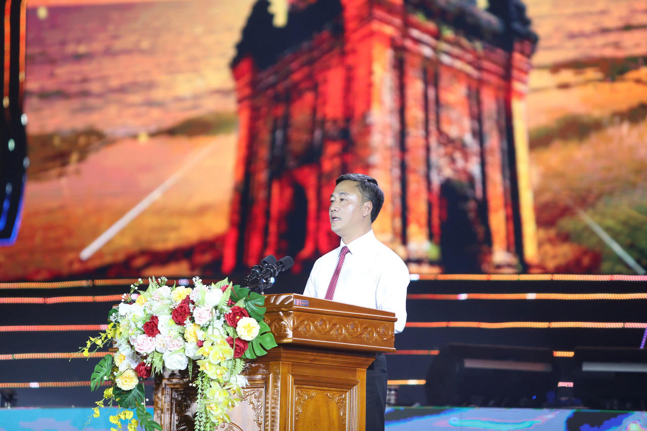 Ông Nguyễn Việt Hùng - Chủ tịch UBND tỉnh Khánh Hòa