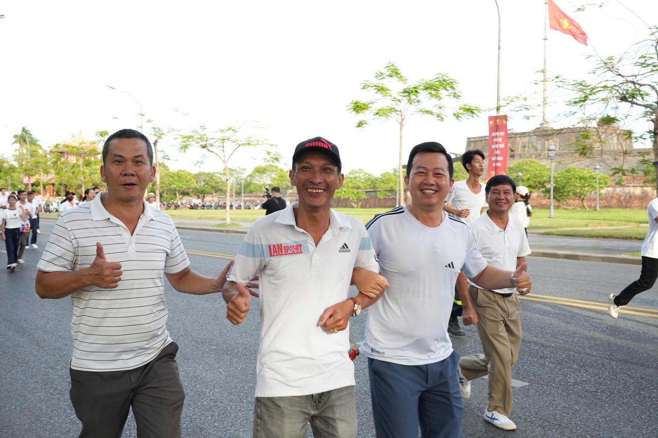Sôi nổi tham gia giải chạy vì mục tiêu xây dựng môi trường sống an toàn, lành mạnh, không ma túy.