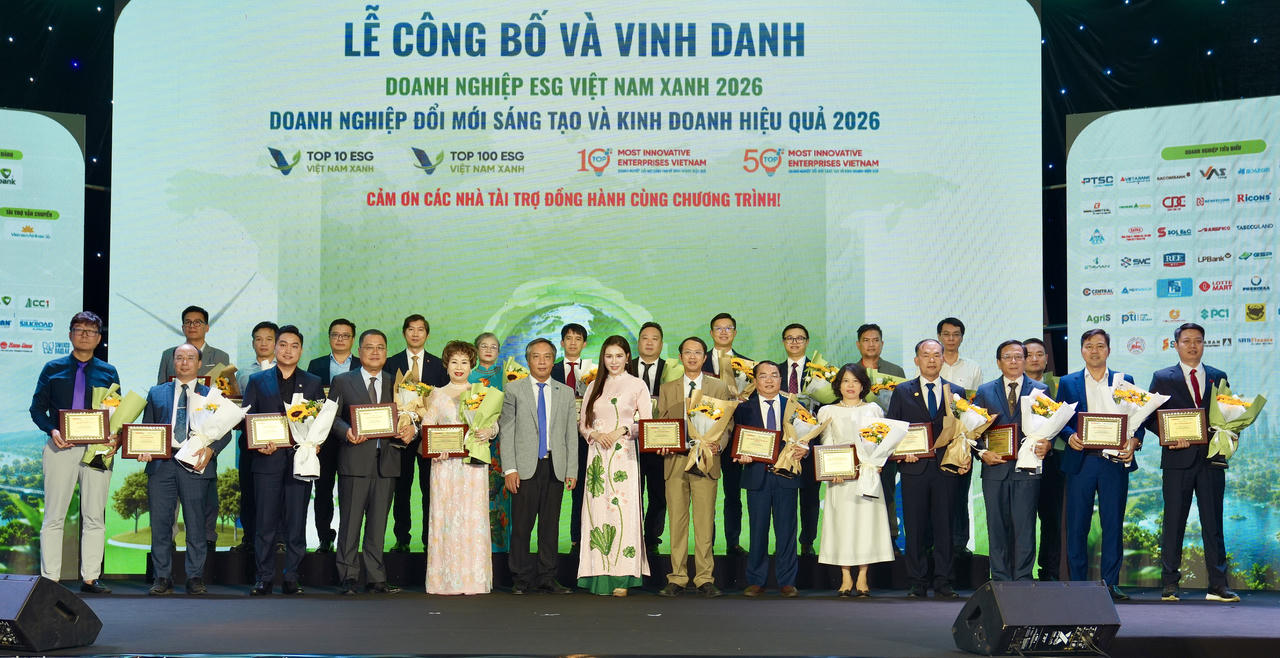 Vietnam Airlines hai năm liên tiếp vào Top 10 Doanh nghiệp ESG Việt Nam Xanh
