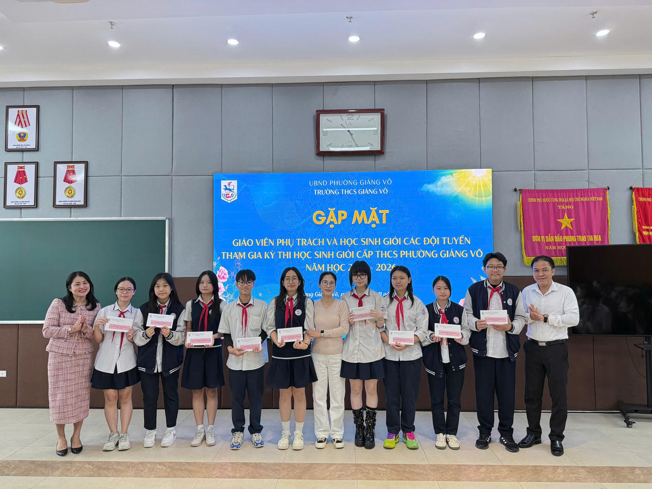 Nguyễn Đức Khang tham gia đội tuyển học sinh giỏi cấp THCS phường Giảng Võ (Ảnh: NVCC)