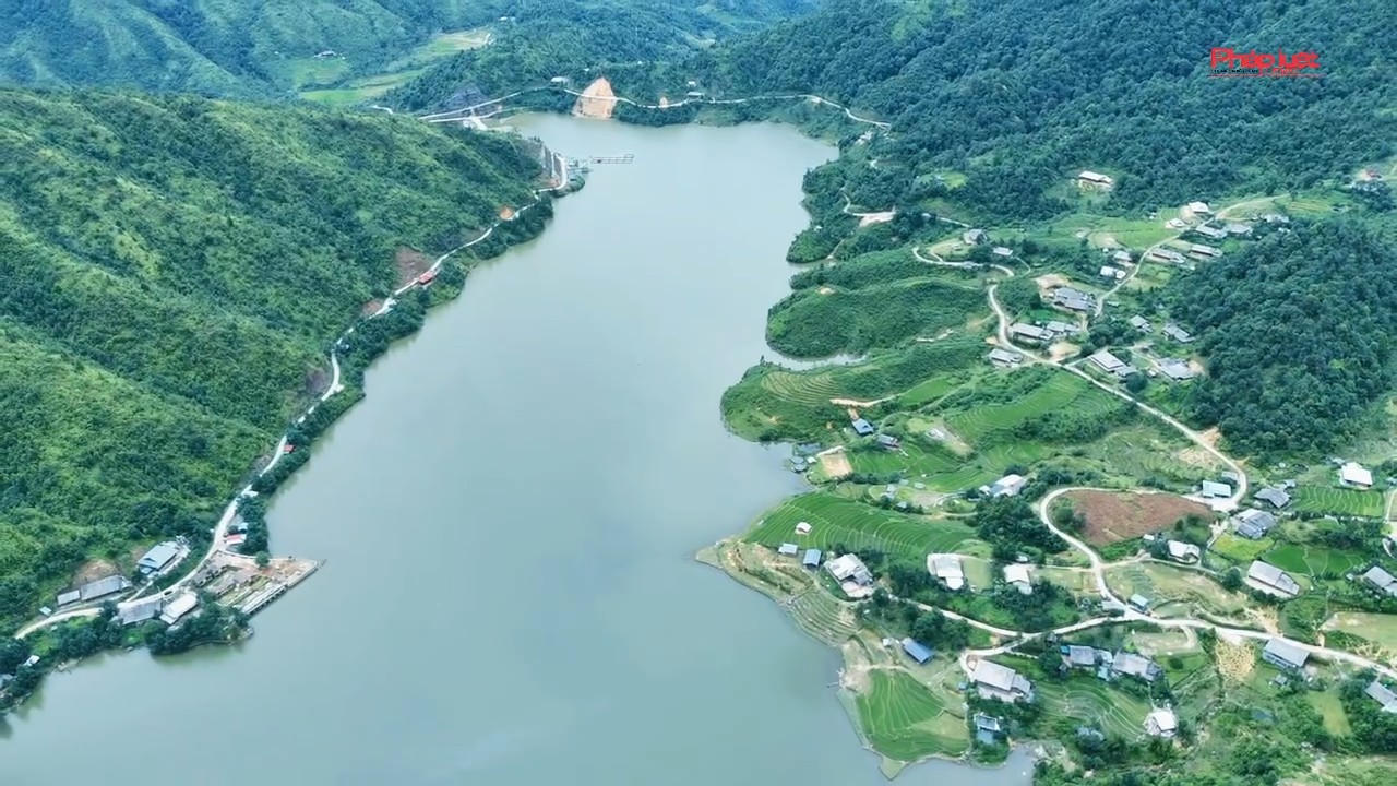 Hoàn tất tháo dỡ lồng bè, hồ Séo Mý Tỷ trong xanh trở lại