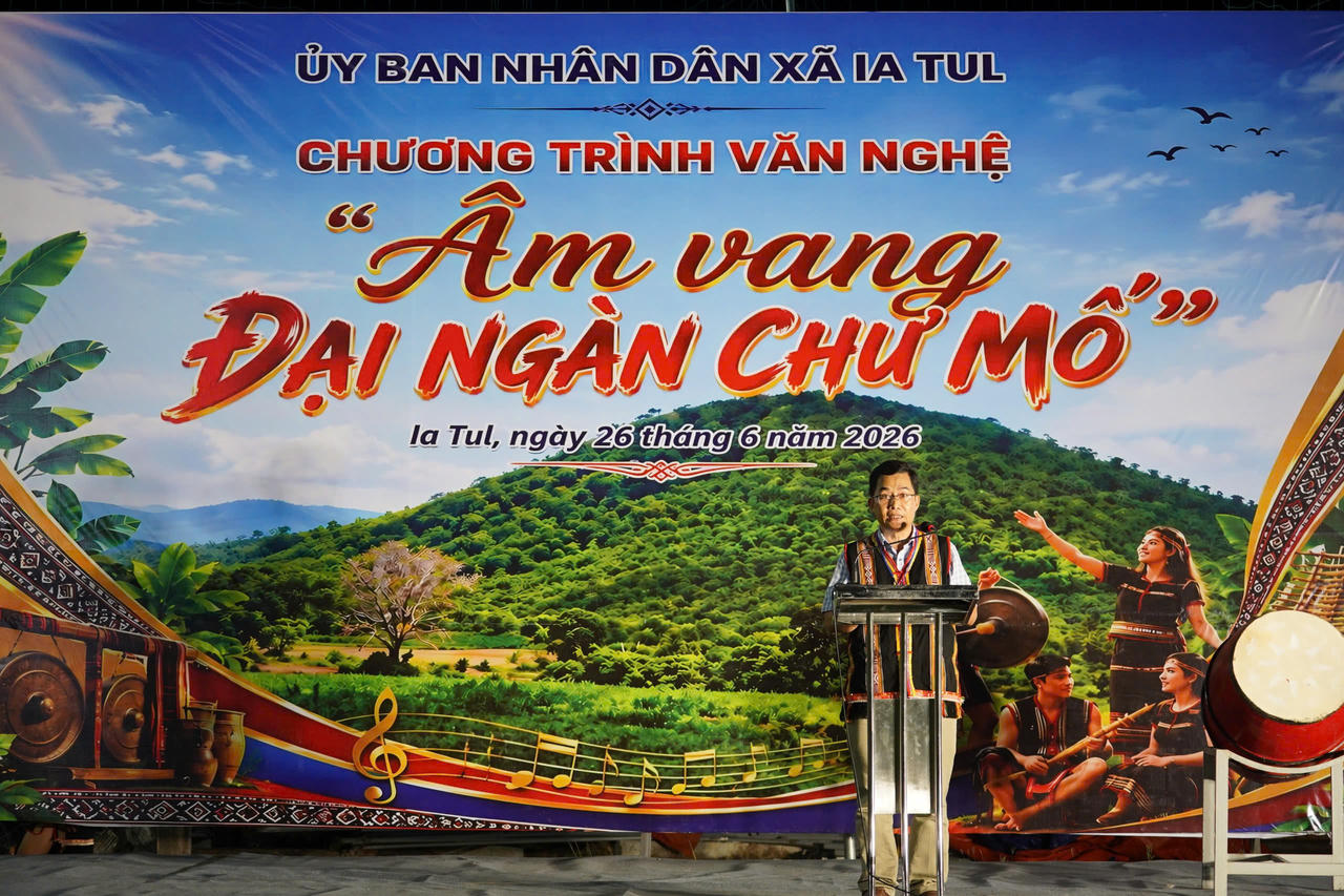 Ông Phạm Văn Đức - Chủ tịch UBND xã Ia Tul phát biểu khai mạc chương trình "Chư Mố - Hành trình về phía mặt trời".