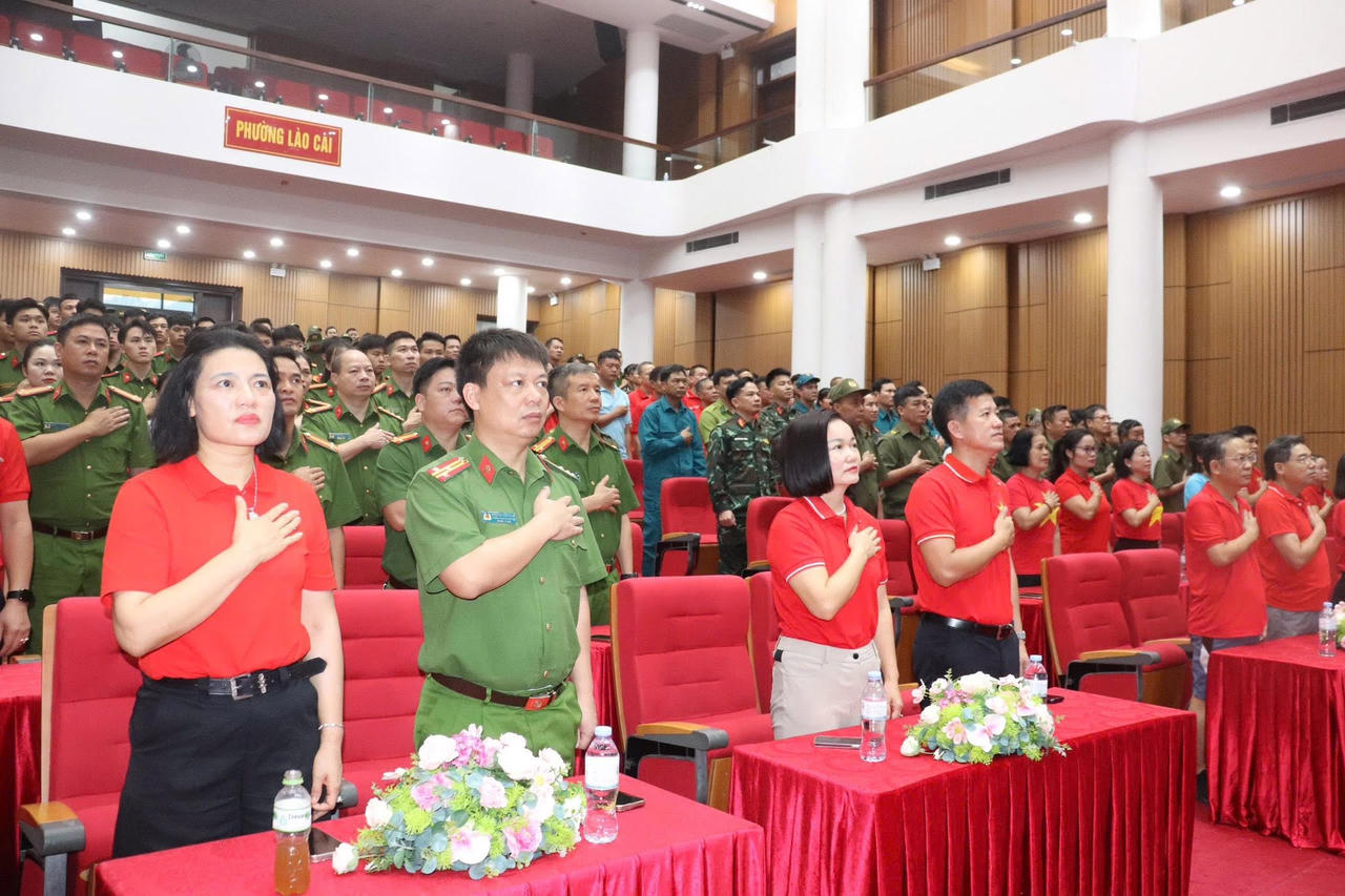 Hơn 53.000 người ở Lào Cai chạy với quyết tâm xây dựng xã, phường không ma túy