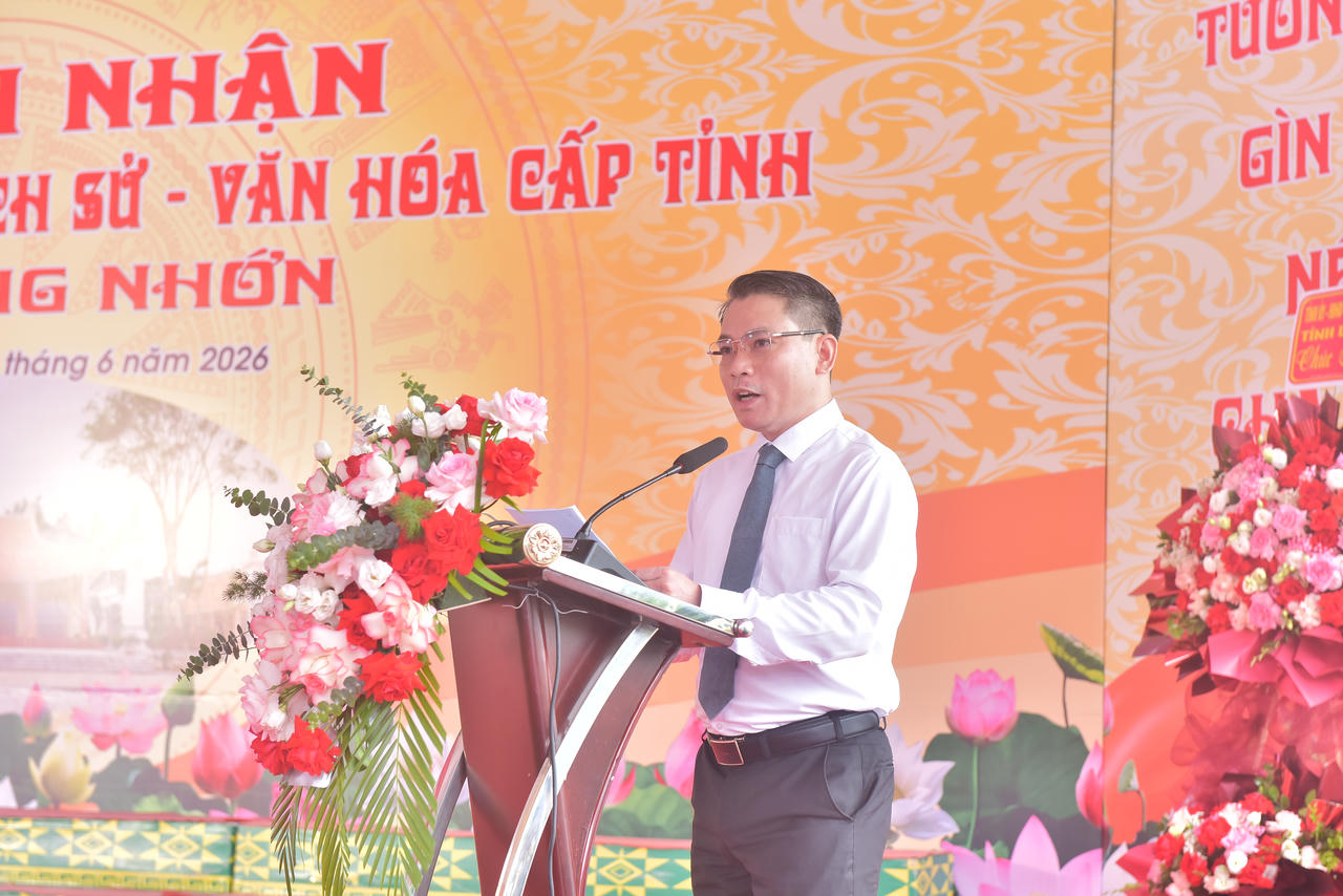 Ông Nguyễn Xuân Dẫn, Chủ tịch UBND phường Cam Đường phát biểu tại buổi lễ